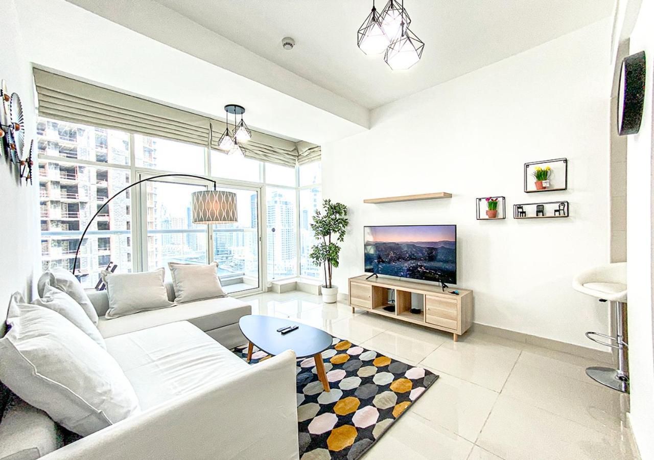 Walk To The Beach Or Enjoy The Amazing View From The Balcony Leilighet Dubai Eksteriør bilde