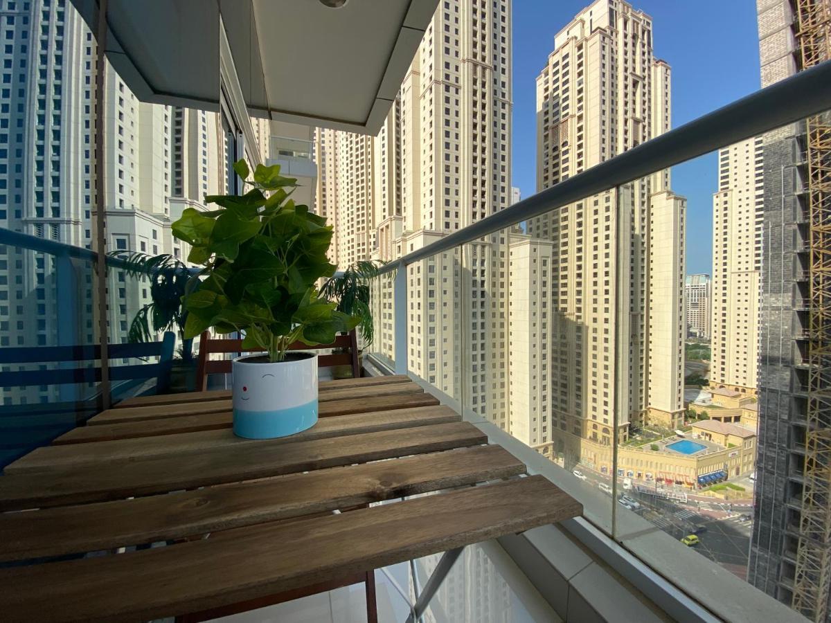 Walk To The Beach Or Enjoy The Amazing View From The Balcony Leilighet Dubai Eksteriør bilde