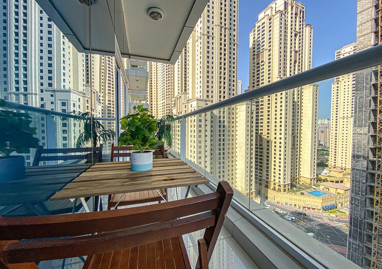 Walk To The Beach Or Enjoy The Amazing View From The Balcony Leilighet Dubai Eksteriør bilde