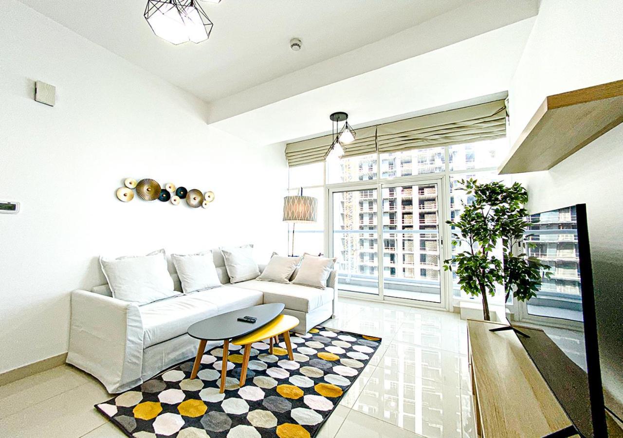Walk To The Beach Or Enjoy The Amazing View From The Balcony Leilighet Dubai Eksteriør bilde