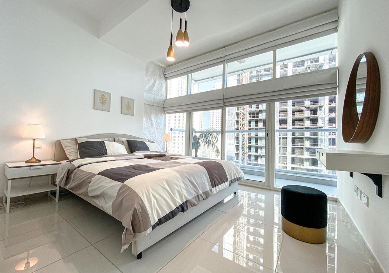 Walk To The Beach Or Enjoy The Amazing View From The Balcony Leilighet Dubai Eksteriør bilde