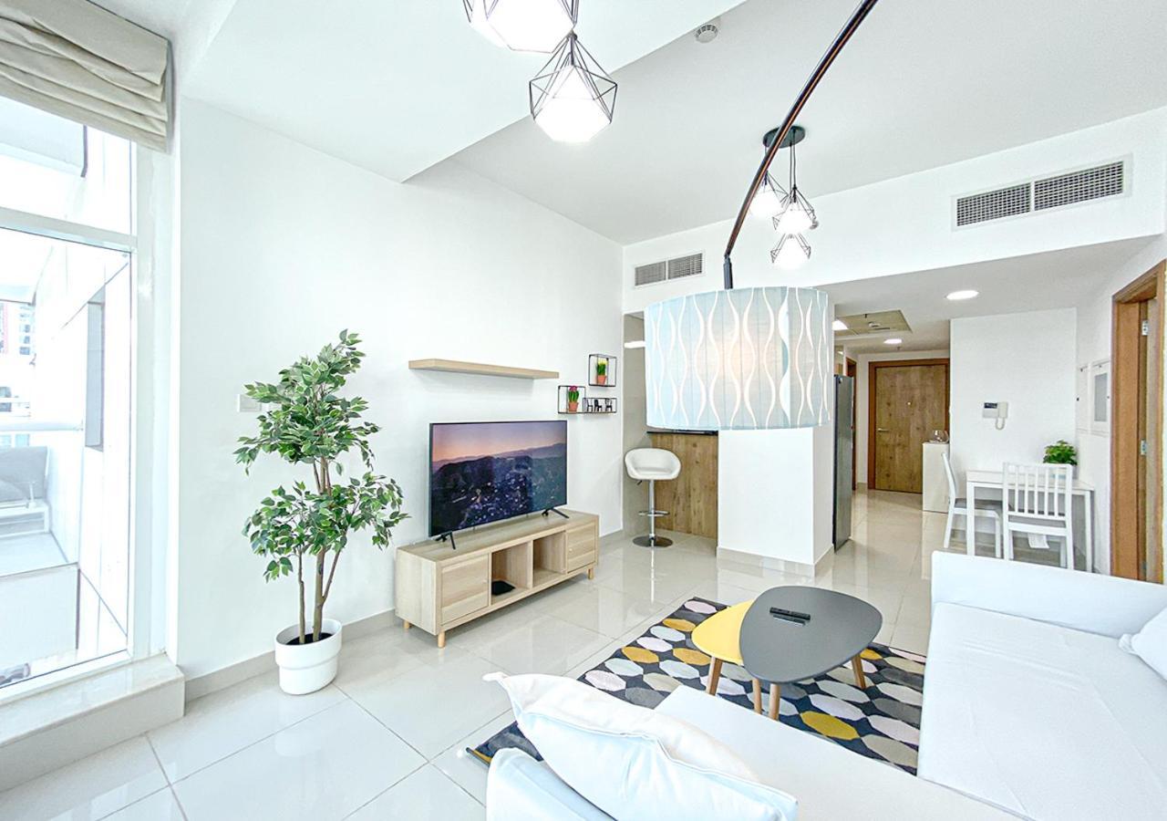 Walk To The Beach Or Enjoy The Amazing View From The Balcony Leilighet Dubai Eksteriør bilde